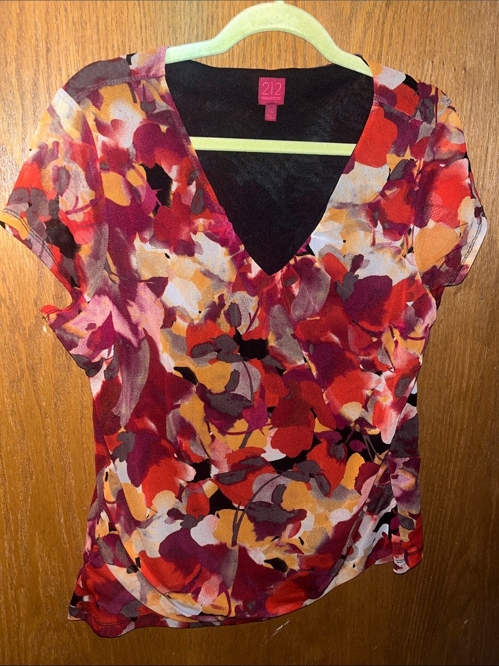 212 Collection Multicolor Floral V-Neck Blouse in Red, Pink, Gold